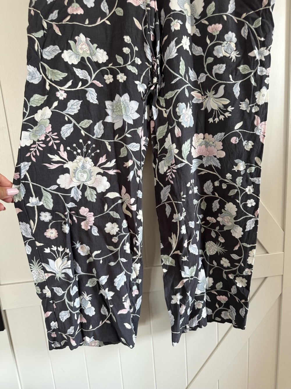 LOFT Floral Wide Leg Pants Dark Gray Boho Pull On Viscose Lightweight Small - Picture 2 of 4